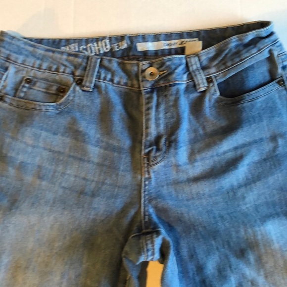 DKNY SOHO Vintage Medium Wash 5 Pocket Flare Jeans - Picture 3 of 7